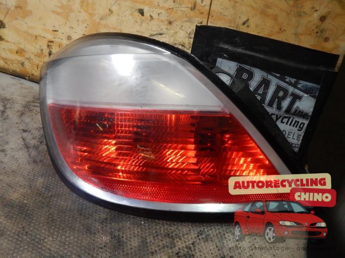 Feu arrière gauche d'un Opel Astra, Autos : Pièces & Accessoires, Éclairage, Opel, Utilisé, 3 mois de garantie, Enlèvement ou Envoi
