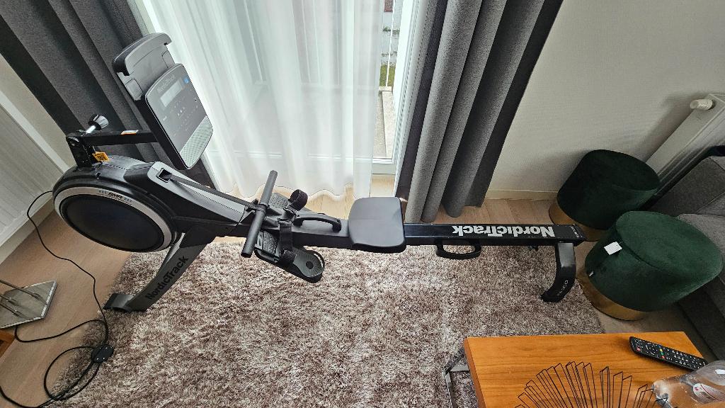 Nordictrack RW300 roeitrainer, Sport en Fitness, Fitnessapparatuur, Gebruikt, Roeitrainer, Armen, Benen, Borst, Buik, Rug, Metaal