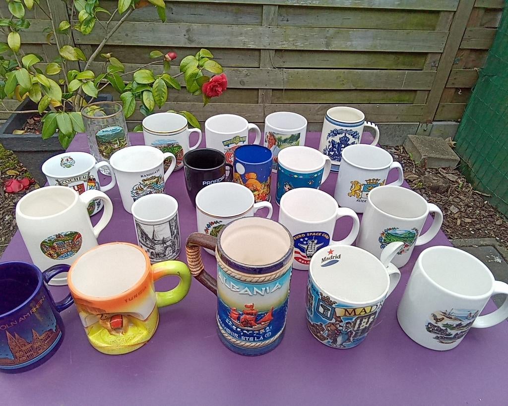 Verzameling Drinkbekers verschillende thema's, Collections, Verres & Petits Verres, Enlèvement, Comme neuf, Verre à bière