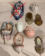 Oude wijwatervaten, Ophalen