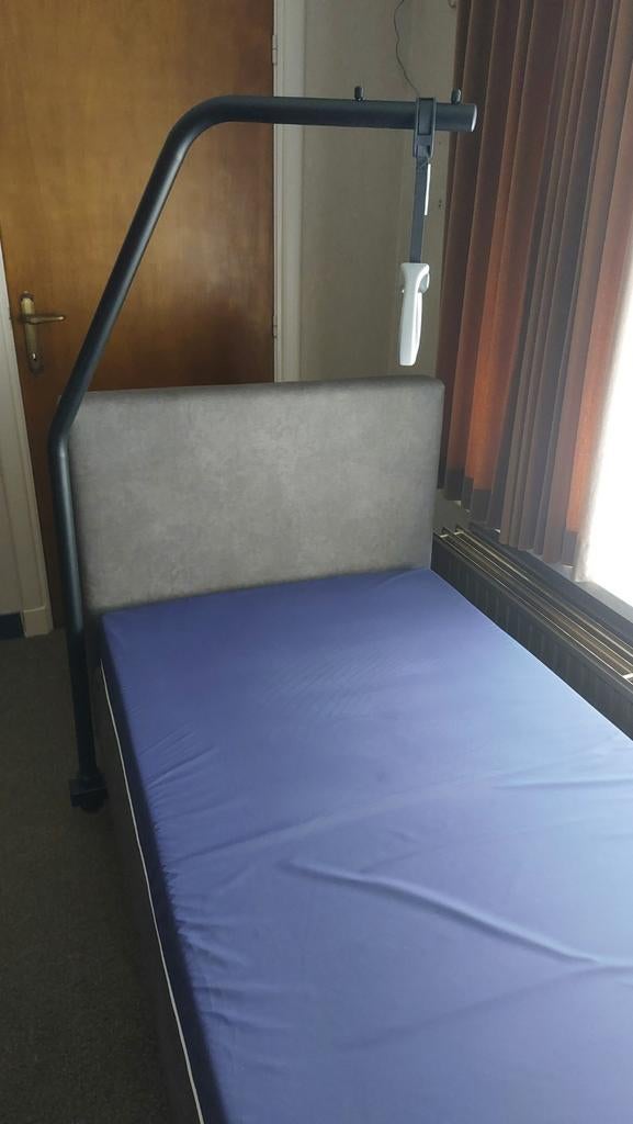 Zorgbed polypreen nordic comfort 1pers grijs hoger lager, Ophalen, 90 cm, Eenpersoons, Zo goed als nieuw