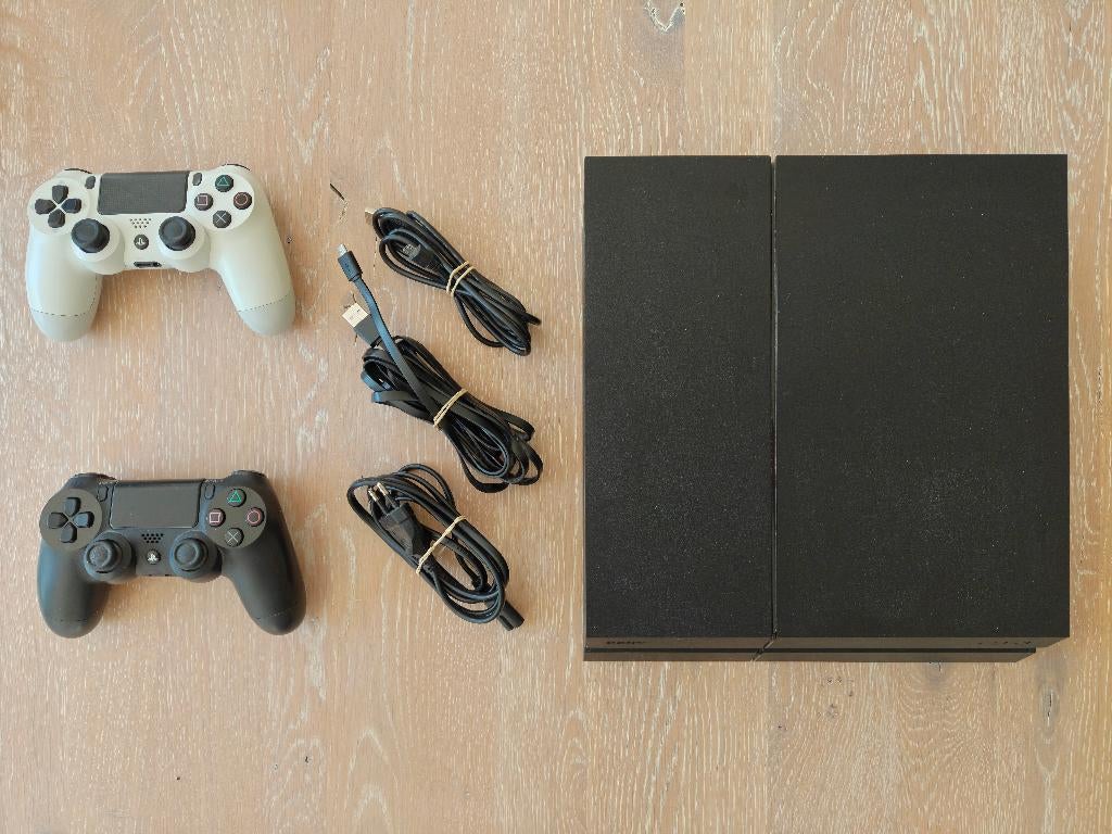 PlayStation 4 - Firmware 10.01 (Jailbreakable) + 11 Games, 500 GB, Enlèvement ou Envoi, Utilisé, Avec 2 manettes