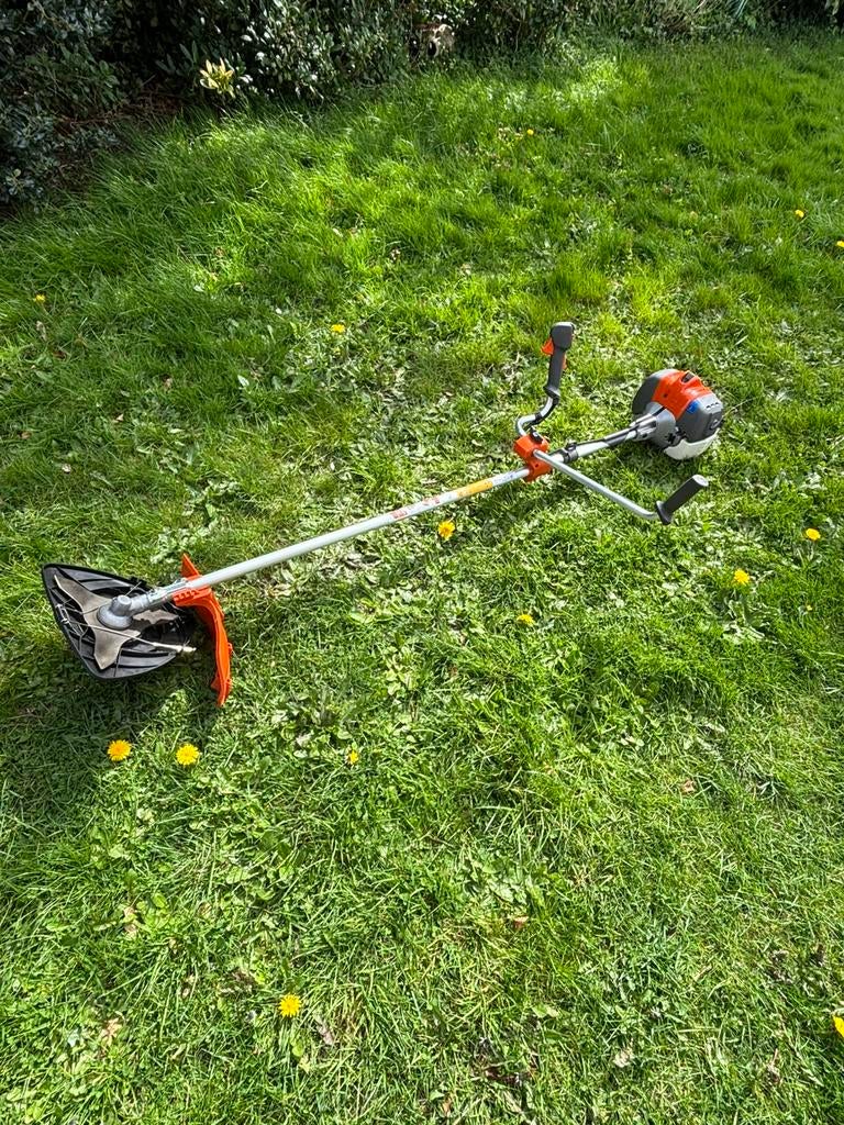 Bosmaaier husqvarna, Jardin & Terrasse, Débroussailleuses, Enlèvement, Comme neuf, 10 à 30 cm, Essence