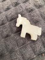 statue en marbre ?cheval de 3,2 cm de long et 2,8 cm de haut, Enlèvement ou Envoi, Comme neuf