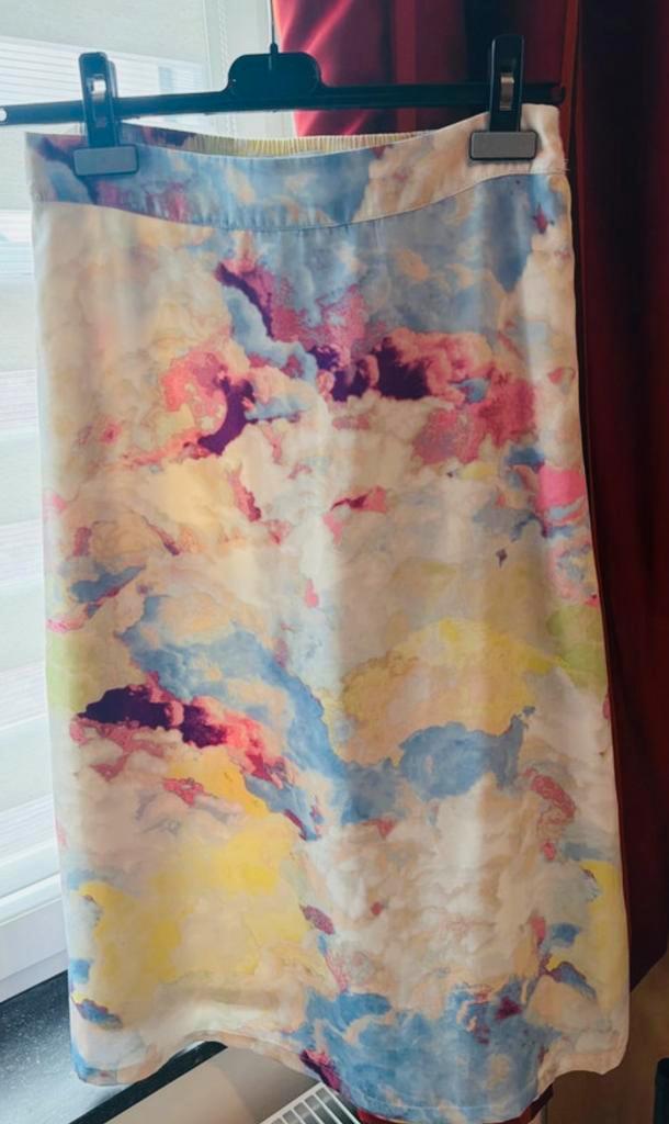 Jupe ICHI Imprimé Marbré Artistique – Taille 36, Kleding | Dames, Rokken, Zo goed als nieuw, Blauw, Onder de knie, Ophalen of Verzenden