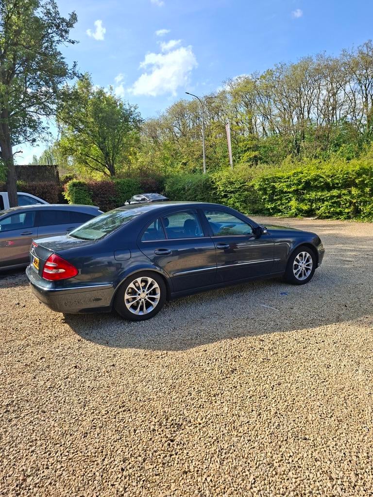 Mercedes w211 in goede staat., Automaat, Euro 5, Particulier, Radio