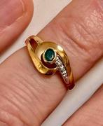 18 karaat gouden ring met natuurlijke diamanten en smaragd!, Geel, Ophalen of Verzenden, 17 tot 18, Met edelsteen