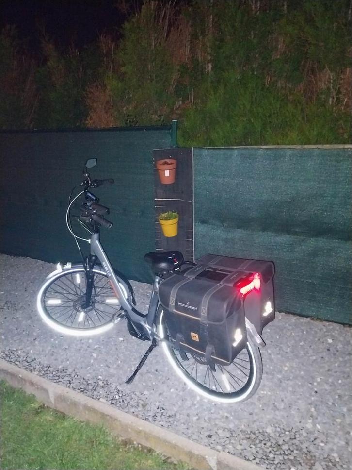 Elektrische dames fiets kleur grijs, Vélos & Vélomoteurs, Vélos électriques, Utilisé, Autres marques, 51 à 55 cm, 50 km par batterie ou plus