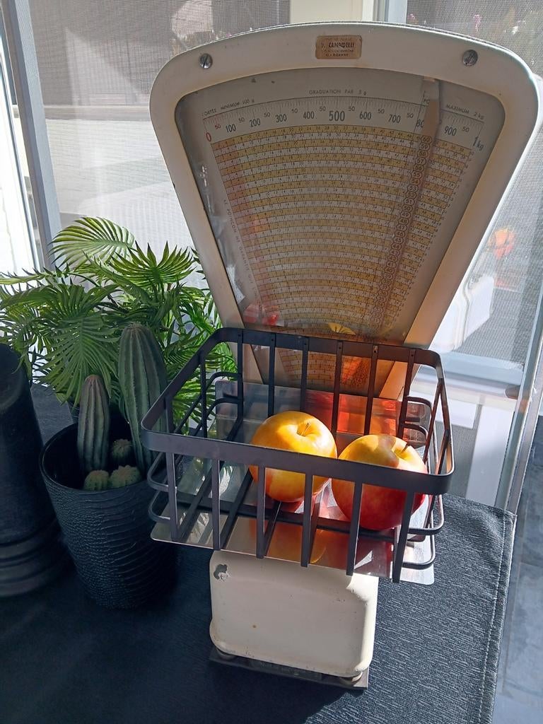 Oude weegschaal, Enlèvement