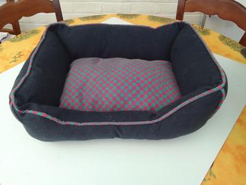 Kattenkussen beschikbaar voor biedingen