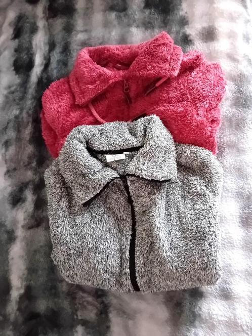 2 kleine pluche jasjes, maat L 4€ per stuk 2 voor 6€, Kleding | Dames, Homewear, Zo goed als nieuw, Maat 42/44 (L), Ophalen of Verzenden
