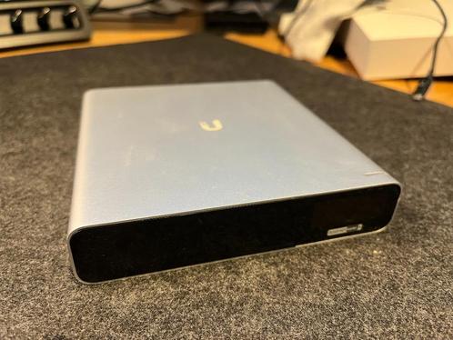 Unifi Cloudkey Gen2+ met 1TB HDD, Computers en Software, Netwerk switches, Zo goed als nieuw, Ophalen