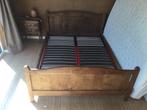 HOUTEN BED (HANDGEMAAKTE CREATIE) +MATRAS+NACHTKASTJES, Antiek en Kunst, Ophalen