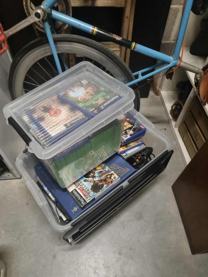 verschillende consoles xbox playstation, Games en Spelcomputers, Spelcomputers | Sony PlayStation 2, Gebruikt, Slim, Met 2 controllers