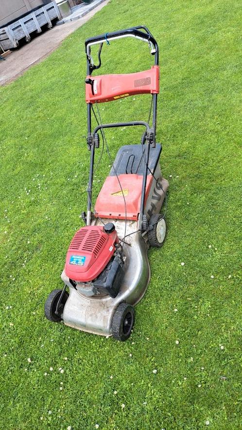 Grasmaaier zoekt nieuwe eigenaar., Tuin en Terras, Grasmaaiers, Gebruikt, Benzine-grasmaaier, 30 t/m 39 cm, Cirkelmaaier, Elektrische starter