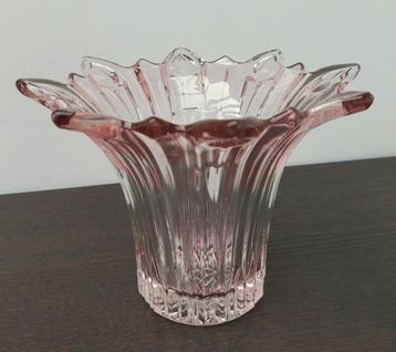 Mooie oude Kristallen vaas  beschikbaar voor biedingen