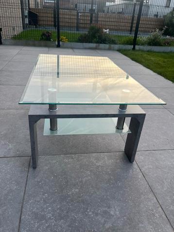 Salontafel beschikbaar voor biedingen