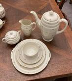 Service à café, Enlèvement