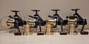 
4 Daiwa Whisker Tournament 6000T 3 Reserve Spoelen beschikbaar voor biedingen