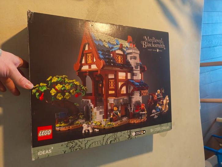 Lego Icons 21325 medieval blacksmith, Kinderen en Baby's, Speelgoed | Duplo en Lego, Zo goed als nieuw, Lego, Complete set, Ophalen of Verzenden