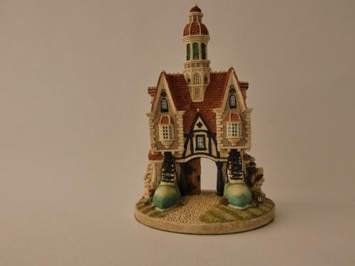 beeld - A Gate Lodge, Antiek en Kunst, Antiek | Porselein, Ophalen
