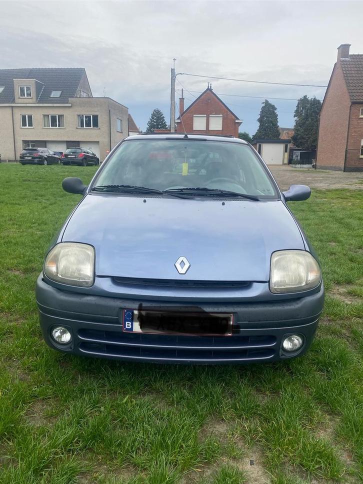 Renault Clio bouwjaar 2000 slechts 136 554km, Auto's, Renault, Particulier, Clio, Airbags, Centrale vergrendeling, Elektrische ramen