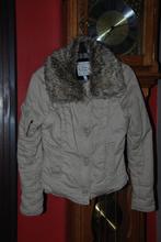 Veste Blouson beige avec col en fourrure "Bershka"Taille  S, Comme neuf, Beige, Taille 36 (S), Enlèvement ou Envoi