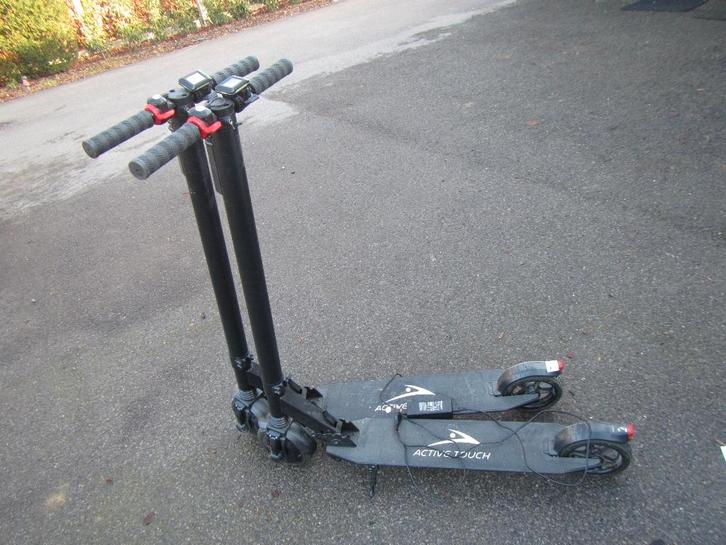 2  elektrische steps  Active  touch model 1557, Fietsen en Brommers, Steps, Zo goed als nieuw, Elektrische step (E-scooter), Ophalen