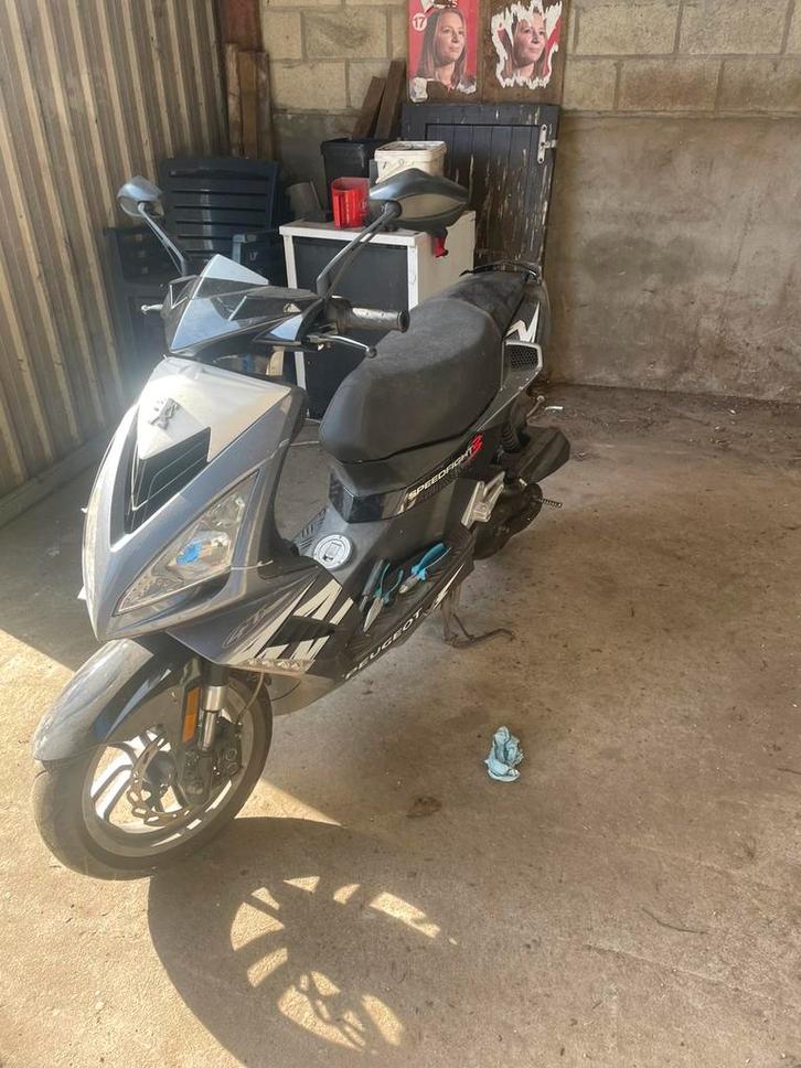 Peugeot speedfight 3 4t MET PAPIEREN, Fietsen en Brommers, Scooters | Peugeot, Zo goed als nieuw, Speedfight, Ophalen