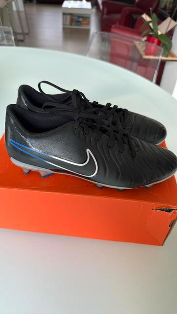 Voetbalschoenen Nike beschikbaar voor biedingen