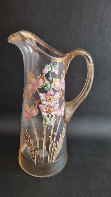 Antieke geemailleerde vaas met handgeschilderde bloemen beschikbaar voor biedingen
