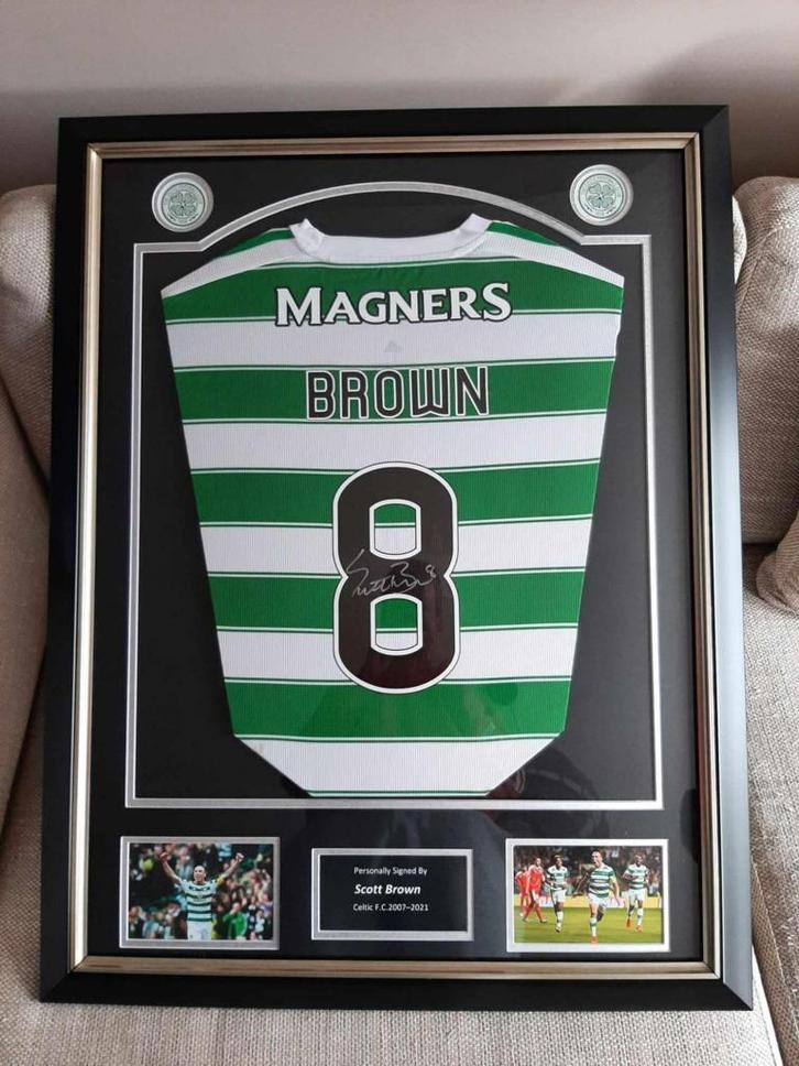 Scott Brown Celtic FC gesigneerd en ingelijst shirt, Sport en Fitness, Voetbal, Nieuw, Shirt, Ophalen