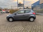 HYUNDAI I20 / 1.2 BENZINE / AIRCO / LEZ OK, Auto's, Euro 5, Stof, Zwart, 4 cilinders