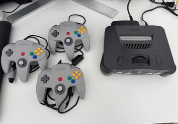 Nintendo 64 + 3-controllers (lees de beschrijving) beschikbaar voor biedingen