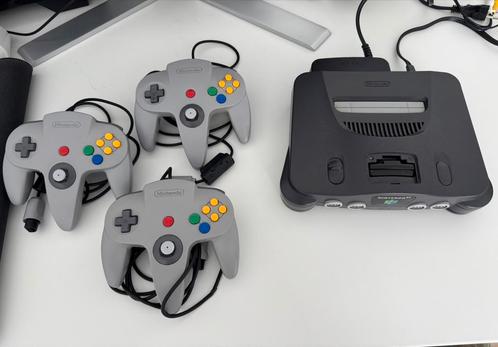 Nintendo 64 + 3-controllers (lees de beschrijving), Games en Spelcomputers, Spelcomputers | Nintendo 64, Zo goed als nieuw, Ophalen