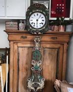 Comtoise - guirlande de fleurs, Enlèvement