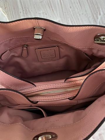 Sac Coach en très bon état  disponible aux enchères