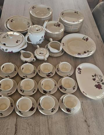 12delig servies set wawel poland porselein, Enlèvement