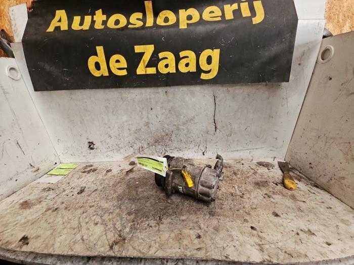 Pompe clim d'un Peugeot 206, Autos : Pièces & Accessoires, Autres pièces automobiles, Peugeot, Utilisé, 3 mois de garantie, Enlèvement ou Envoi