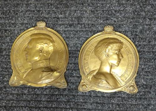 2 koperen medaiilons Koning Albert 1 / Koningin Elisabeth, Postzegels en Munten, Penningen en Medailles, Ophalen