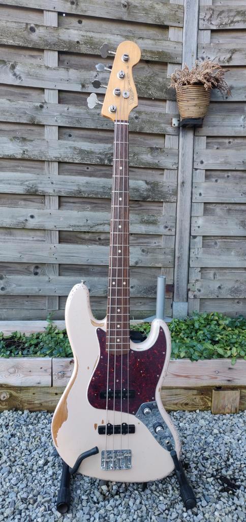Fender Jazz Bass Flea, Musique & Instruments, Instruments à corde | Guitares | Basses, Enlèvement