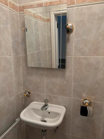 Toilet accessoires beschikbaar voor biedingen