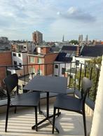 Terras tafel van HAY met 2 terrasstoelen, Tuin en Terras, Tuinsets en Loungesets, Gebruikt, Tuinset, Eettafel, Ophalen
