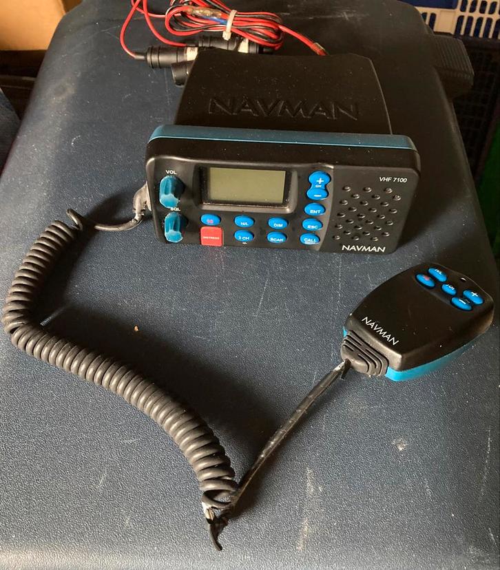 Navman VHF 7100 zonder VDES aanpassing(is wel compatibel), Sports nautiques & Bateaux, Instruments de navigation & Électronique maritime