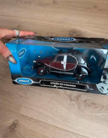 NEW - Welly miniatuurauto Citroën 2CV6 Charleston 1:24 beschikbaar voor biedingen
