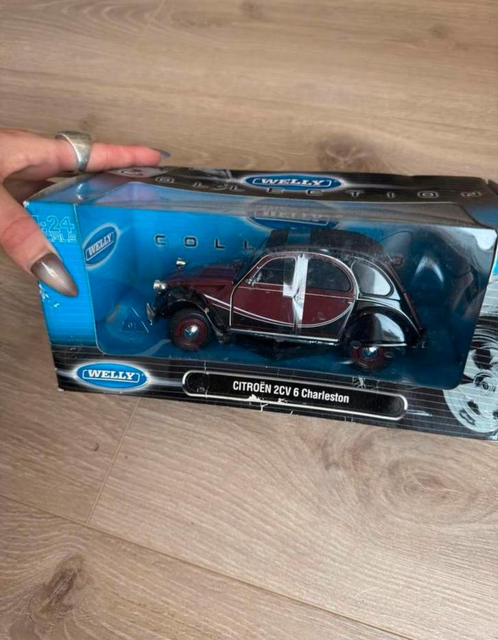 NEW - Welly miniatuurauto Citroën 2CV6 Charleston 1:24, Hobby en Vrije tijd, Modelbouw | Auto's en Voertuigen, Nieuw, Auto, 1:50 of kleiner
