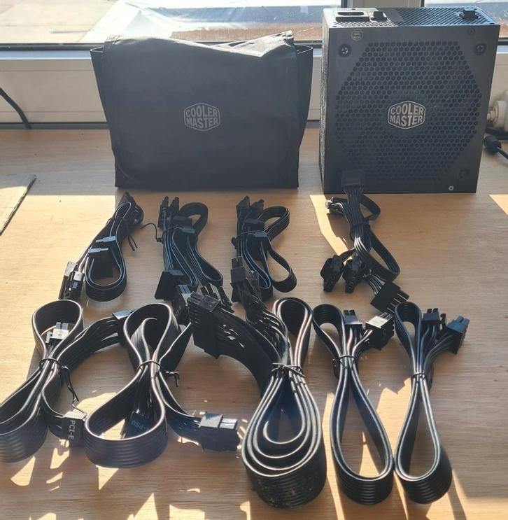Cooler Master 750W Modular PSU, Computers en Software, Interne voedingen, Gebruikt, Ophalen of Verzenden