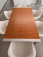 Uitschuifbare eettafel notelaar + 6 Vitra Eames Kuipstoelen, Huis en Inrichting, Tafels | Eettafels, Ophalen, Modern design, 200 cm of meer