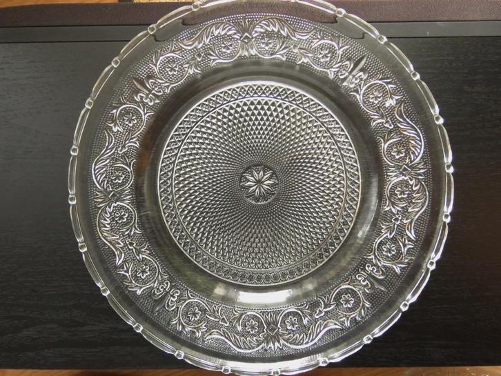 6 grandes assiettes plates en cristal de baccarat, Antiek en Kunst, Antiek | Glaswerk en Kristal, Ophalen of Verzenden