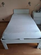 Bedking  auronde bed 120 op 200 + lattenbodem + motor koopje, Huis en Inrichting, 120 cm, Modern, Gebruikt, Wit